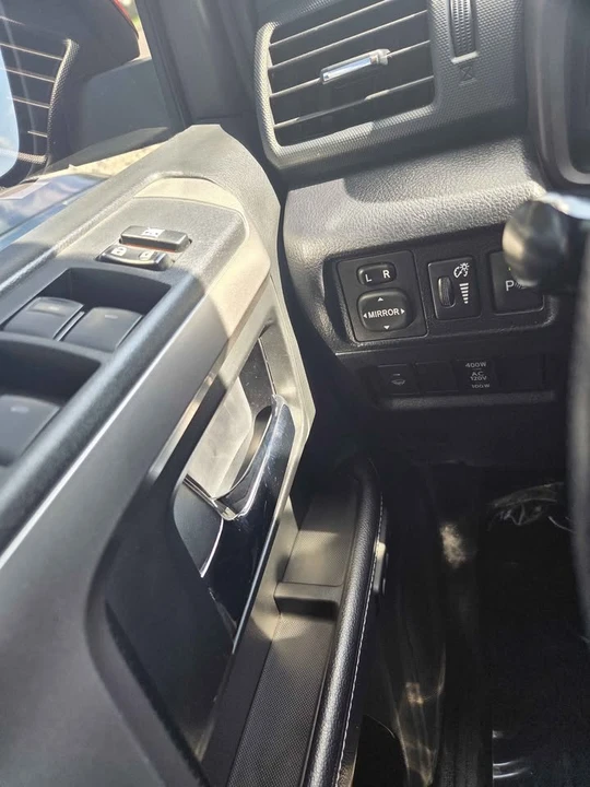2018 Toyota 4Runner 5th Gen - Image 15 of 17