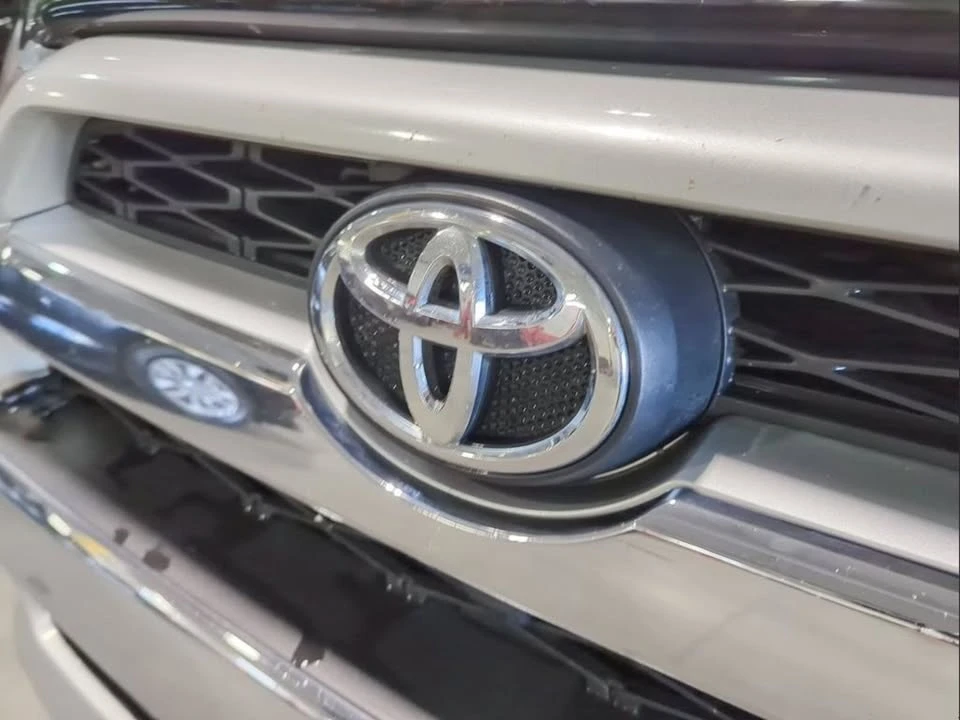 2018 Toyota 4Runner 5th Gen - Image 9 of 20