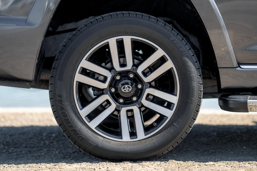 2018 Toyota 4Runner 5th Gen - Image 24 of 31
