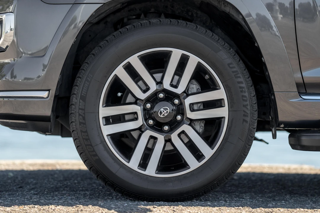2018 Toyota 4Runner 5th Gen - Image 21 of 31