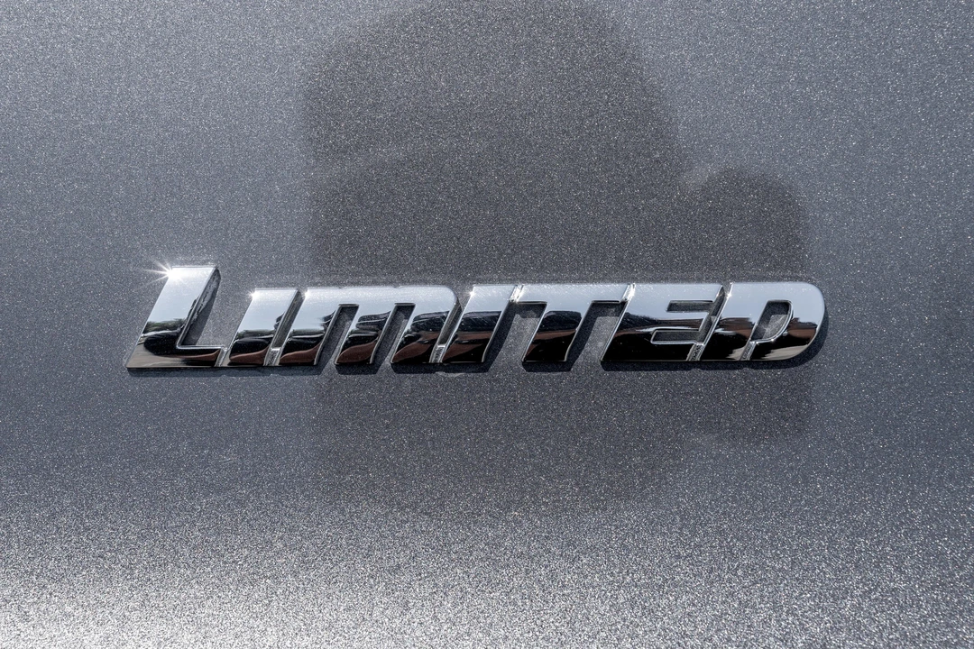 2018 Toyota 4Runner 5th Gen - Image 18 of 31