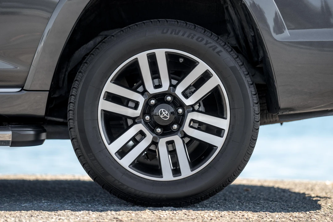 2018 Toyota 4Runner 5th Gen - Image 22 of 31