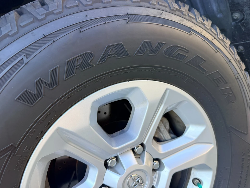2018 Toyota 4Runner 5th Gen - Image 17 of 21