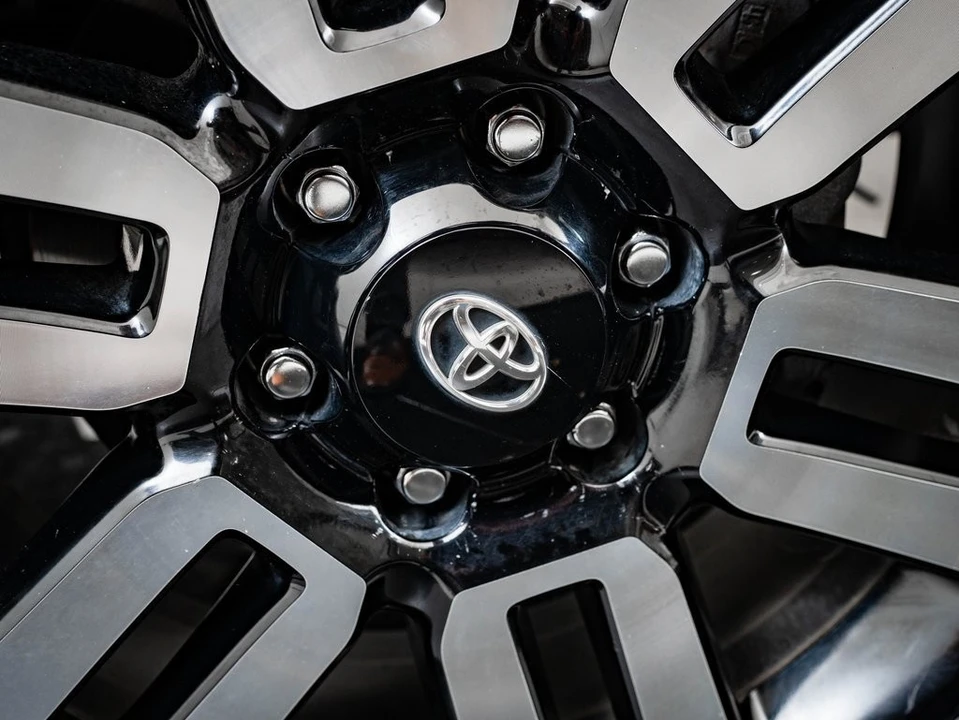 2018 Toyota 4Runner 5th Gen - Image 8 of 21