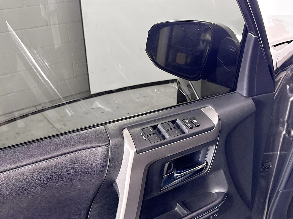 2018 Toyota 4Runner 5th Gen - Image 10 of 13