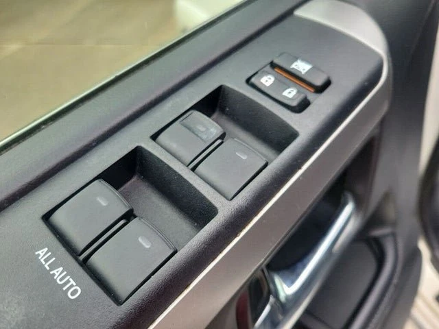 2018 Toyota 4Runner 5th Gen - Image 9 of 15