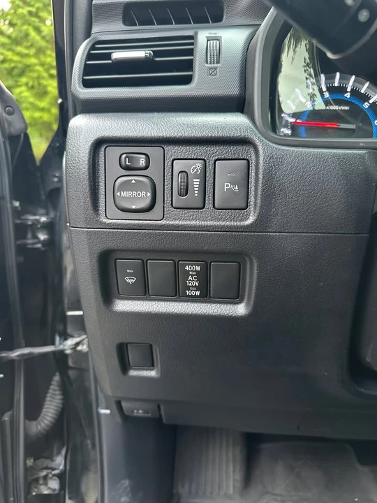 2018 Toyota 4Runner 5th Gen - Image 8 of 16