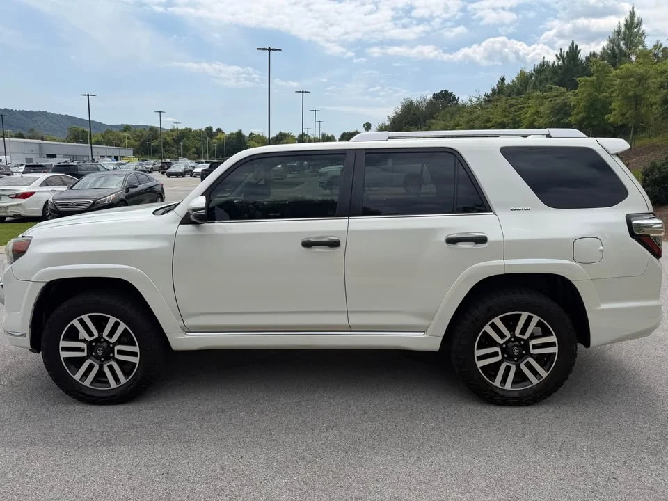 2018 Toyota 4Runner 5th Gen - Image 8 of 13