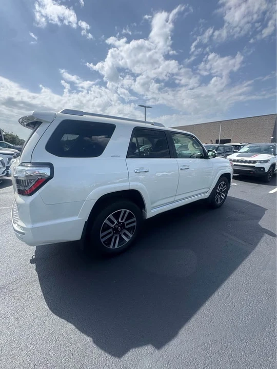 2018 Toyota 4Runner 5th Gen - Image 7 of 18