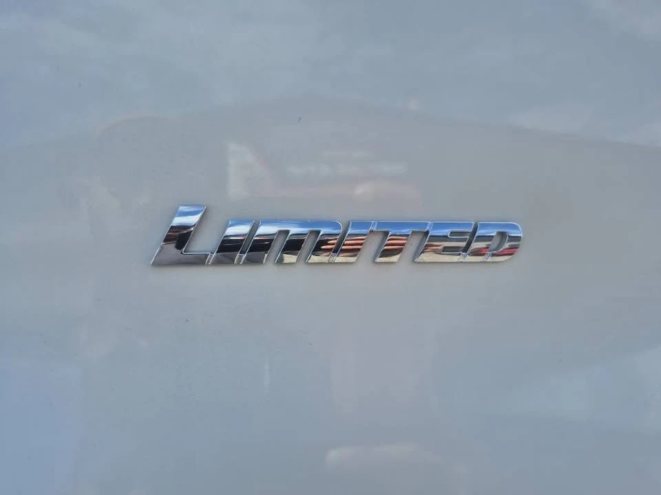 2018 Toyota 4Runner 5th Gen - Image 9 of 15