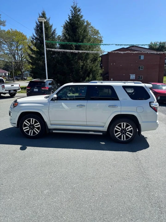 2018 Toyota 4Runner 5th Gen - Image 4 of 10