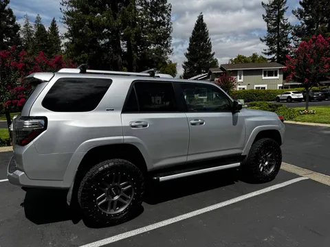2018 Toyota 4Runner SR5 4WD