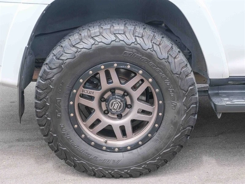 2018 Toyota 4Runner 5th Gen - Image 11 of 21