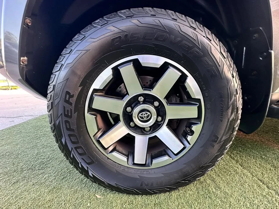 2018 Toyota 4Runner 5th Gen - Image 19 of 20