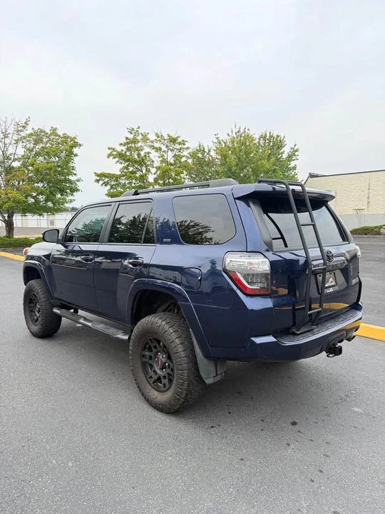 2018 Toyota 4Runner 5th Gen - Image 8 of 16