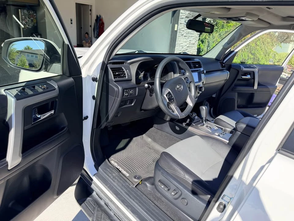 2018 Toyota 4Runner 5th Gen - Image 10 of 17