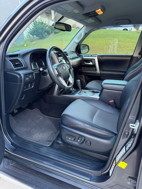 2018 Toyota 4Runner 5th Gen - Image 10 of 19