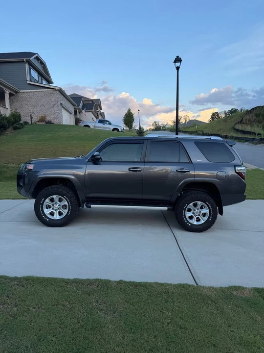 2018 Toyota 4Runner 5th Gen - Image 8 of 19