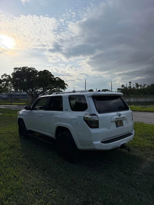 2018 Toyota 4Runner 5th Gen - Image 4 of 17