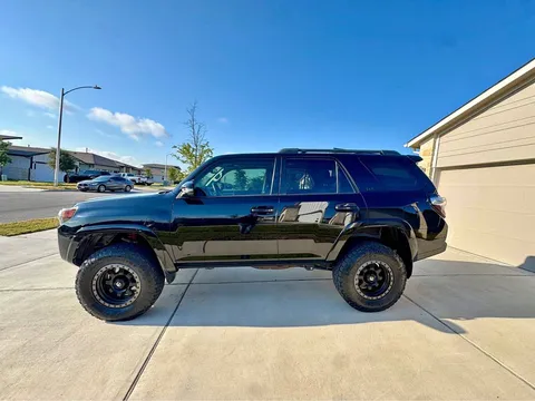 2018 Toyota 4Runner SR5 Sport Utility 4D