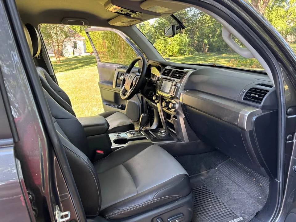 2018 Toyota 4Runner 5th Gen - Image 9 of 11