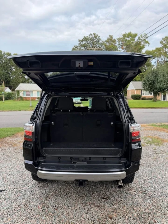 2018 Toyota 4Runner 5th Gen - Image 8 of 16