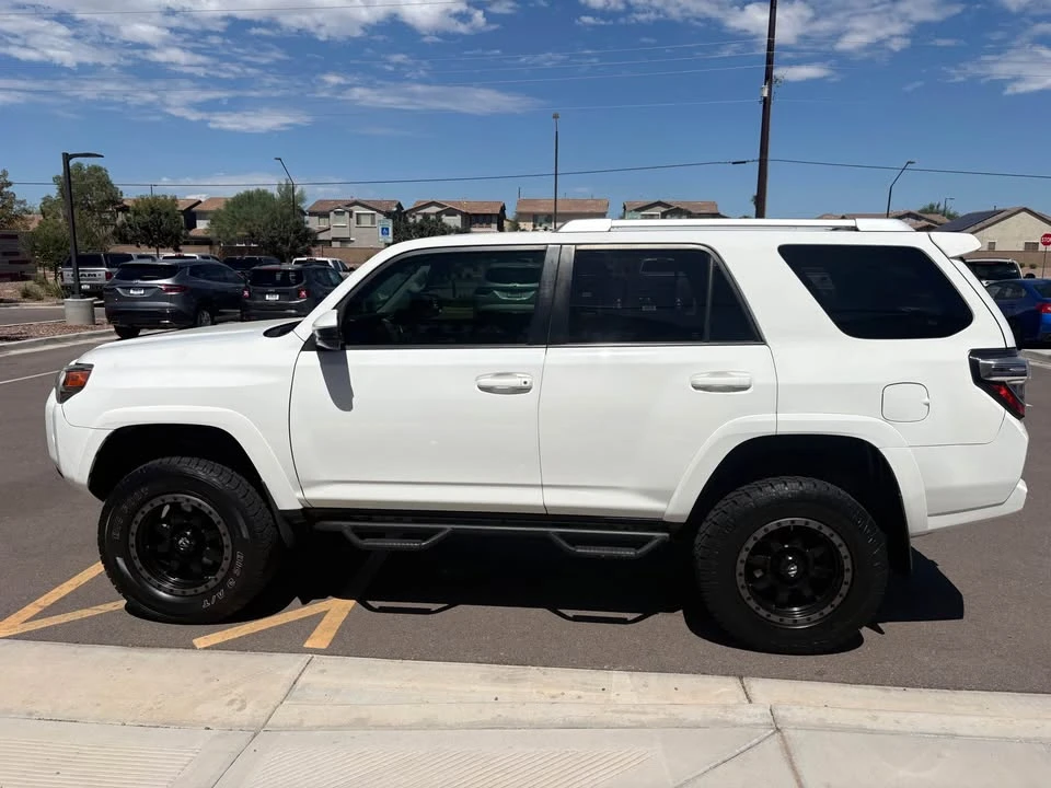 2018 Toyota 4Runner 5th Gen - Image 9 of 12