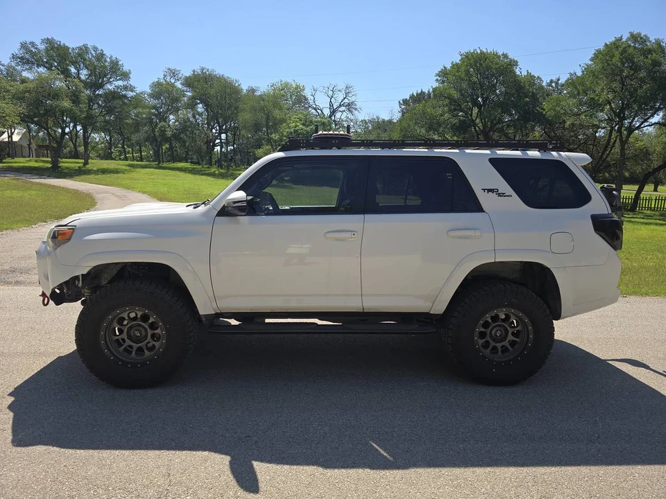 2018 Toyota 4Runner 5th Gen - Image 8 of 17