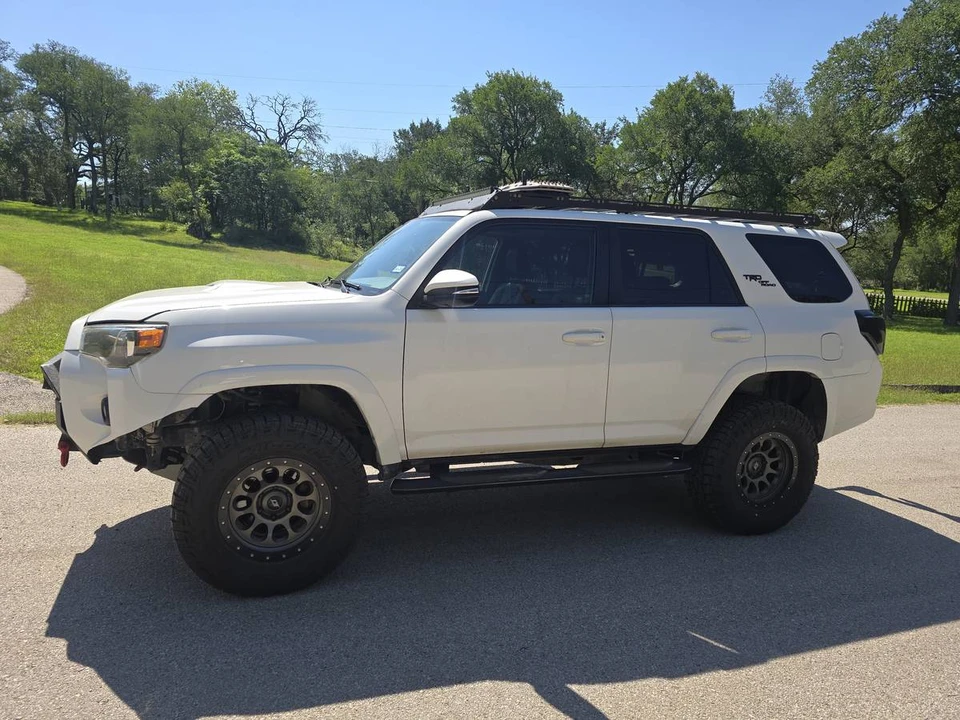 2018 Toyota 4Runner 5th Gen - Image 9 of 17