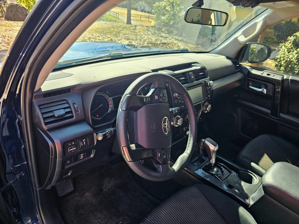 2018 Toyota 4Runner 5th Gen - Image 9 of 12
