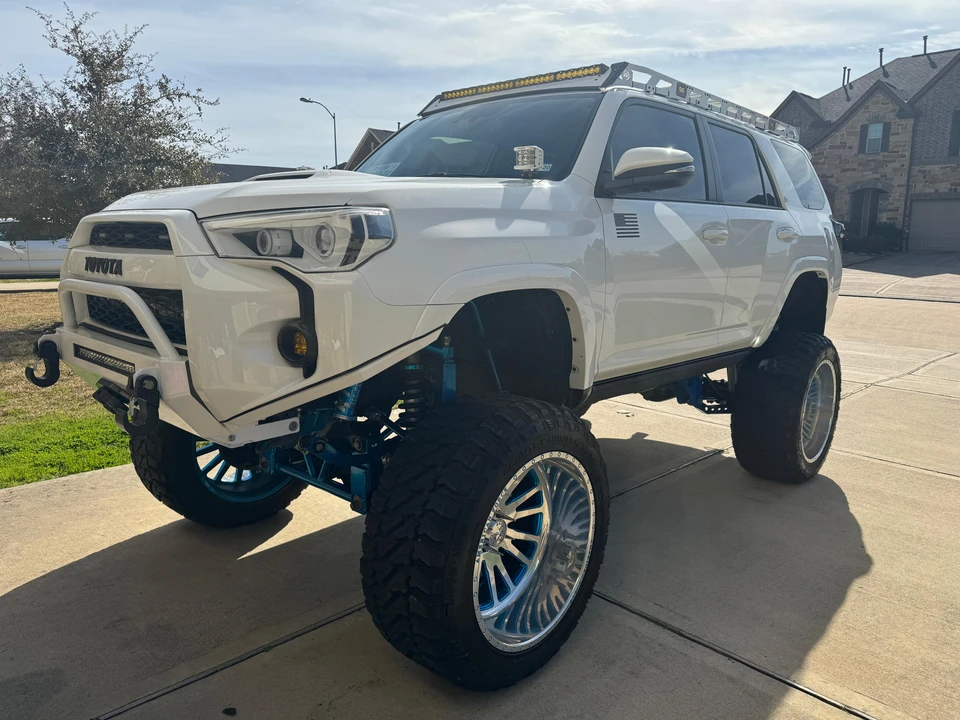 2018 Toyota 4Runner 5th Gen - Image 9 of 31