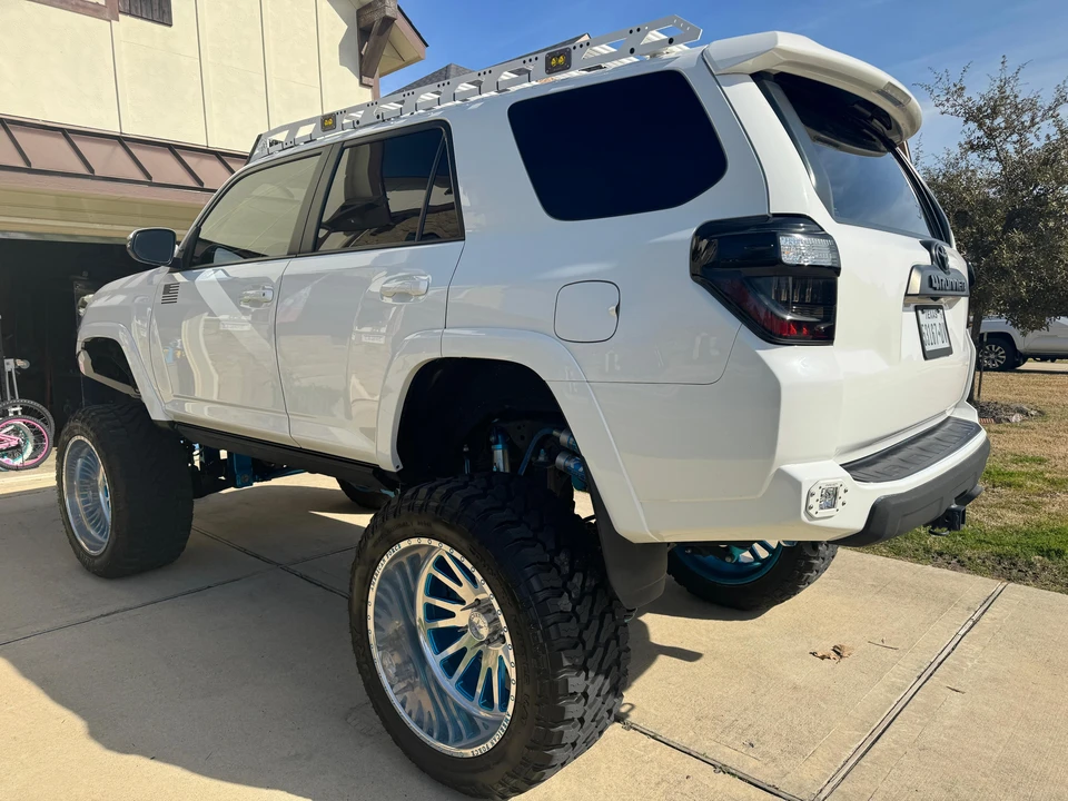 2018 Toyota 4Runner 5th Gen - Image 13 of 31