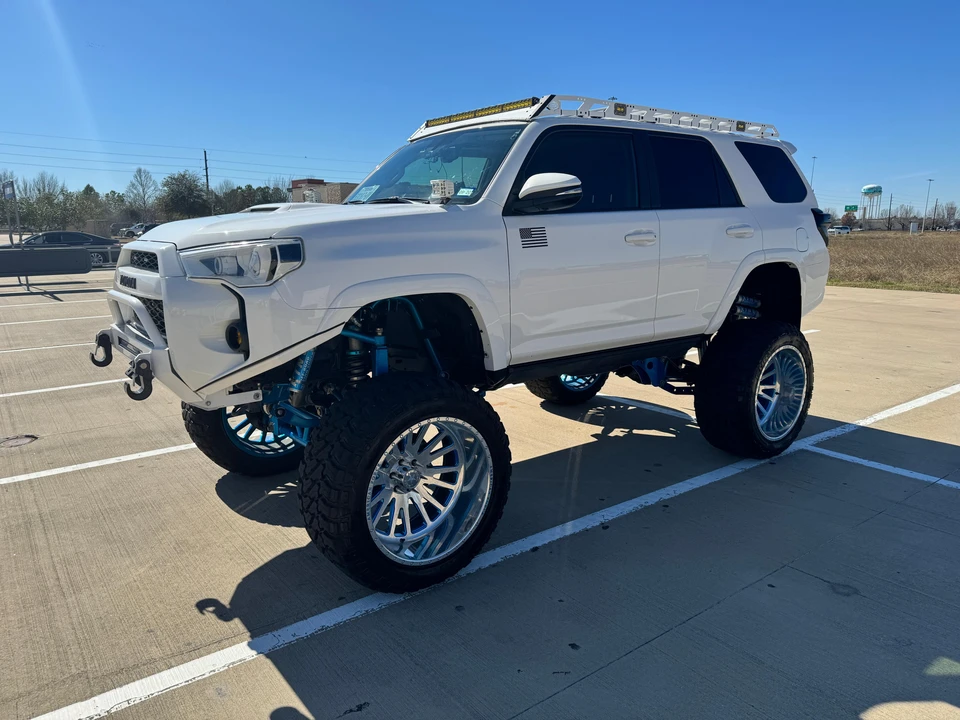 2018 Toyota 4Runner 5th Gen - Image 10 of 31