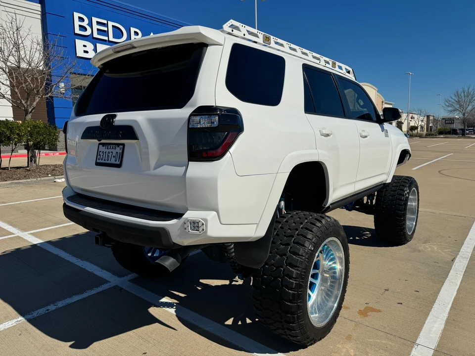2018 Toyota 4Runner 5th Gen - Image 15 of 31