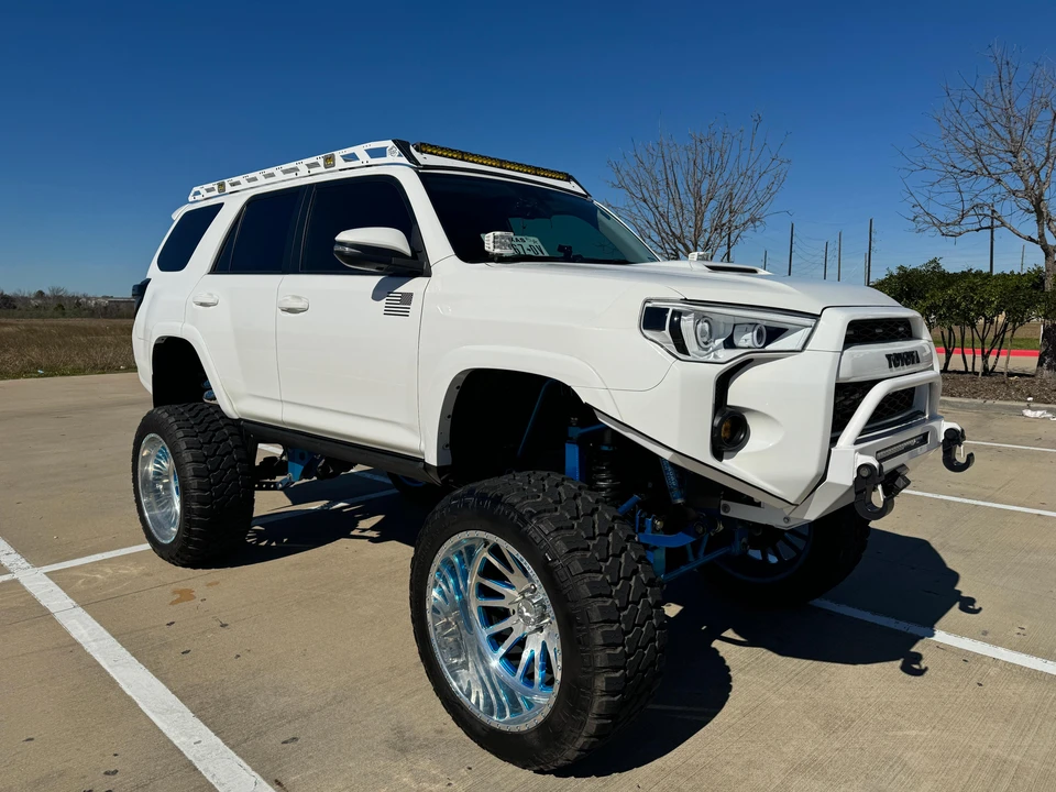 2018 Toyota 4Runner 5th Gen - Image 19 of 31