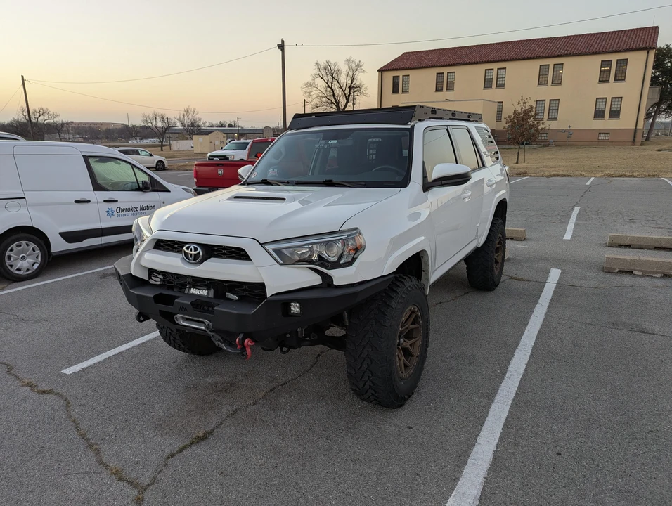 2018 Toyota 4Runner 5th Gen - Image 8 of 31
