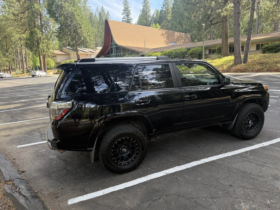 2018 Toyota 4Runner 5th Gen - Image 8 of 16