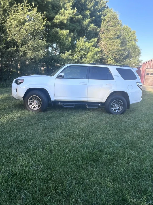 2018 Toyota 4Runner 5th Gen - Image 3 of 31