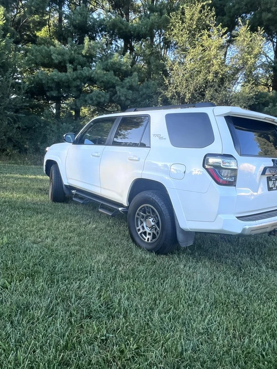 2018 Toyota 4Runner 5th Gen - Image 4 of 31
