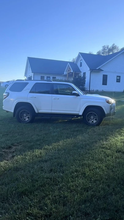 2018 Toyota 4Runner 5th Gen - Image 8 of 31