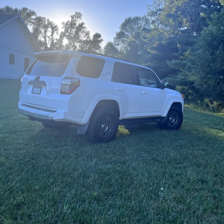 2018 Toyota 4Runner 5th Gen - Image 7 of 31