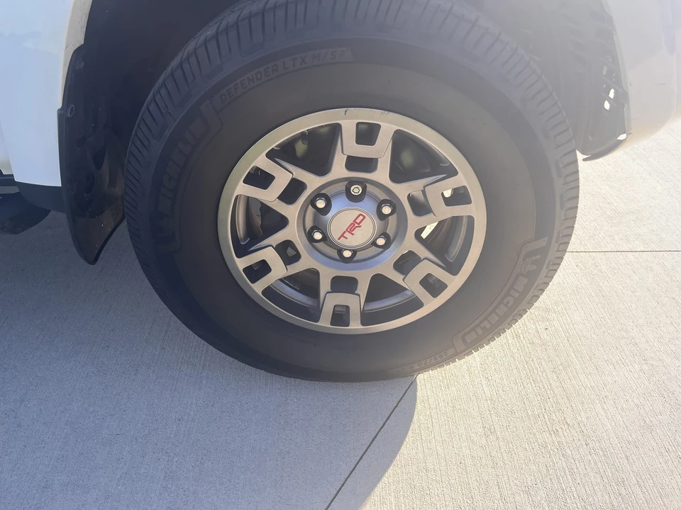 2018 Toyota 4Runner 5th Gen - Image 28 of 31