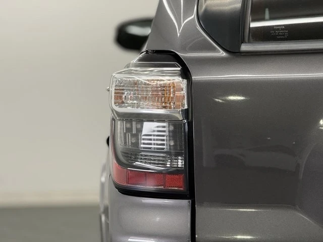 2018 Toyota 4Runner 5th Gen - Image 9 of 12
