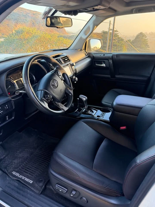 2018 Toyota 4Runner 5th Gen - Image 8 of 12