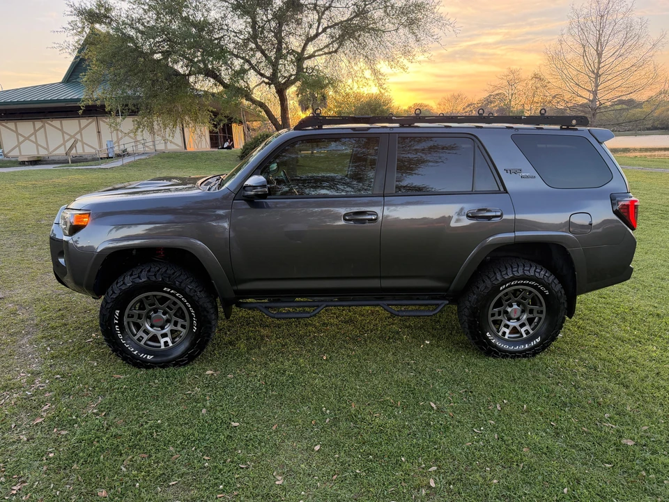 2018 Toyota 4Runner 5th Gen - Image 12 of 31