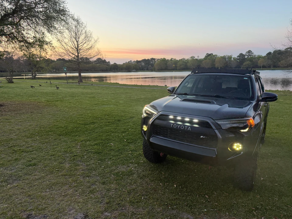 2018 Toyota 4Runner 5th Gen - Image 9 of 31