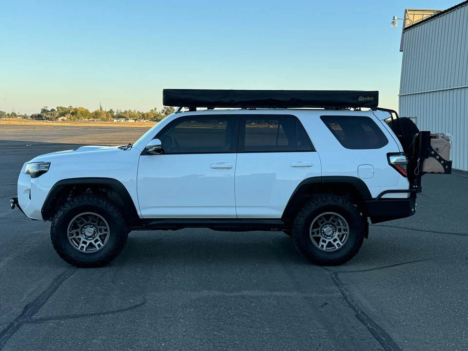 2018 Toyota 4Runner 5th Gen - Image 10 of 31