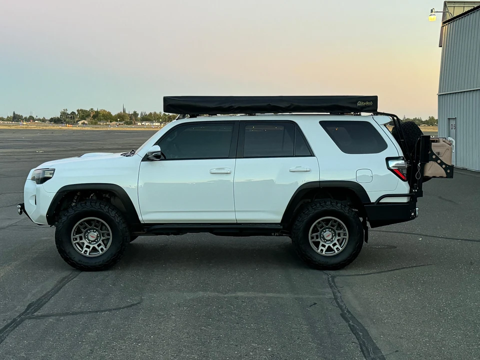 2018 Toyota 4Runner 5th Gen - Image 11 of 31