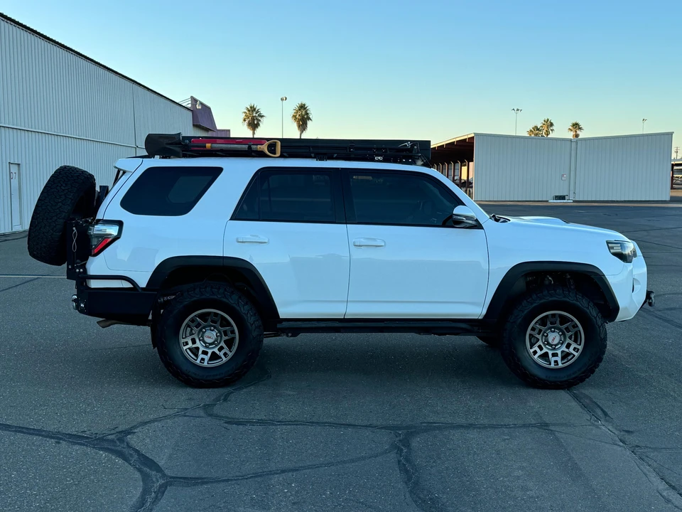 2018 Toyota 4Runner 5th Gen - Image 17 of 31
