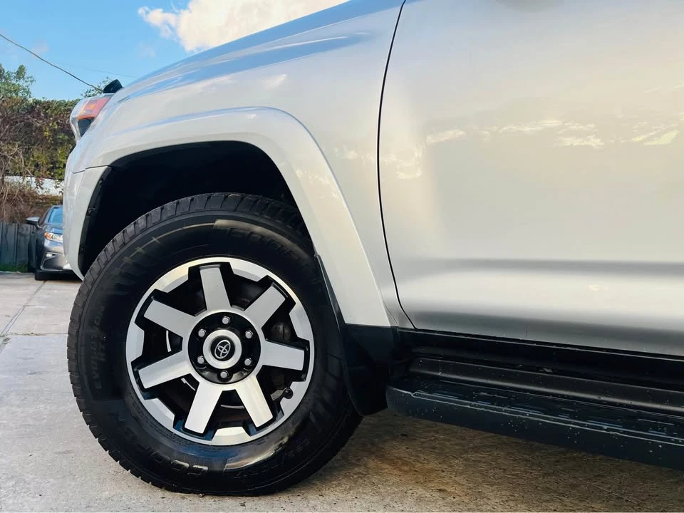 2018 Toyota 4Runner 5th Gen - Image 10 of 18